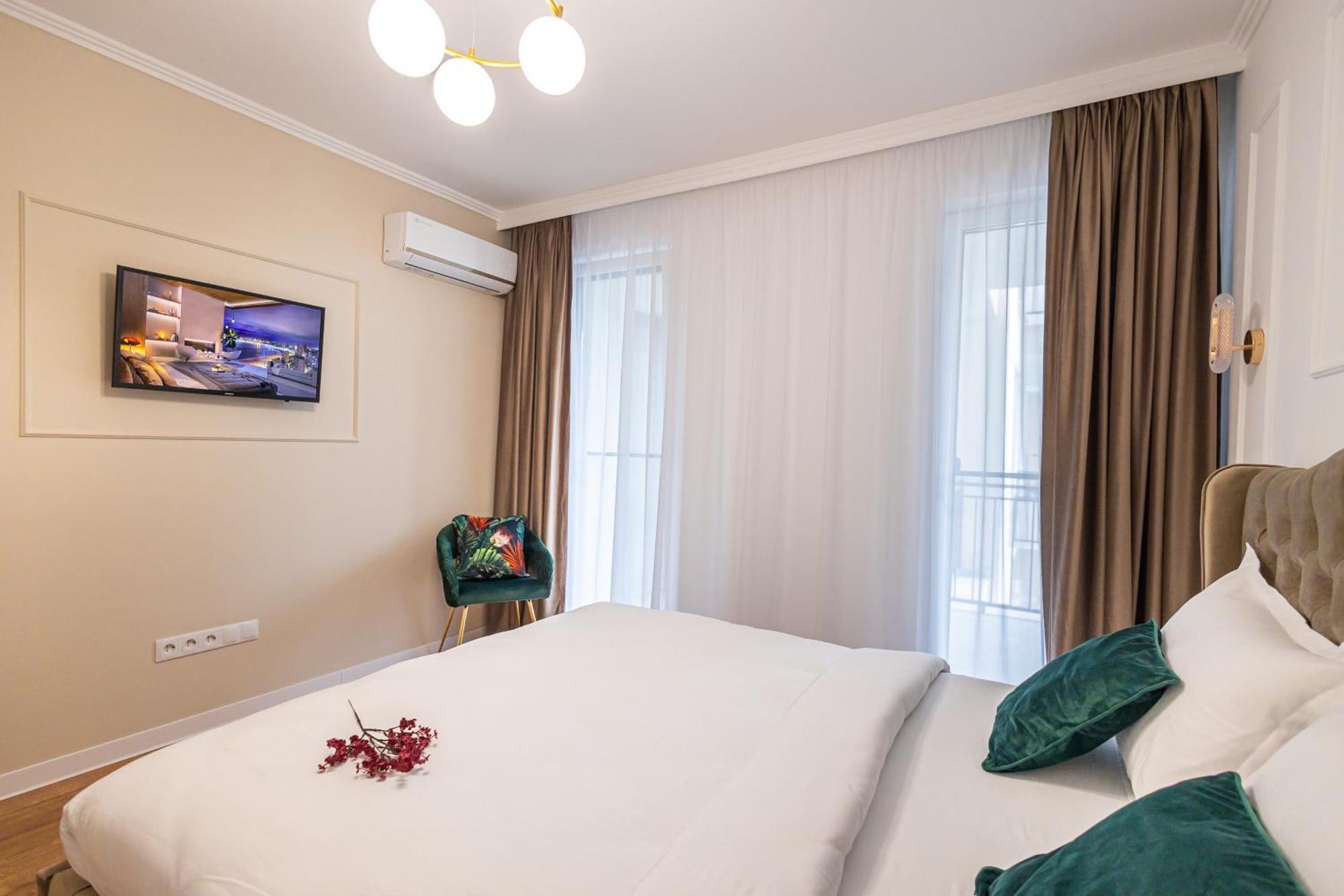Azabia Luxury - View