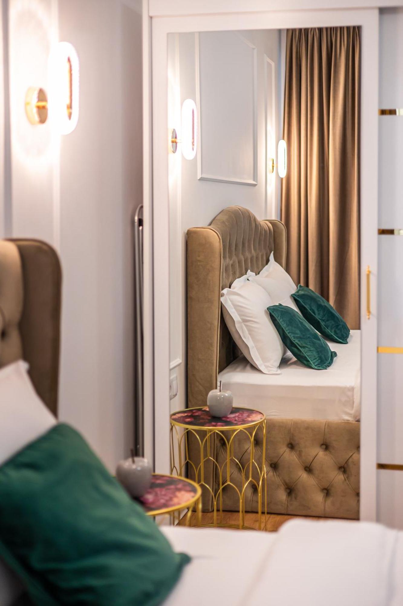 Azabia Luxury - View *